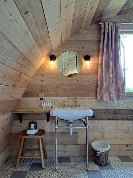 The Pigsty Hotel Crieff Eksteriør billede