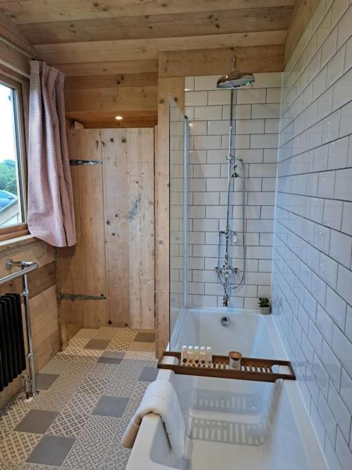 The Pigsty Hotel Crieff Eksteriør billede